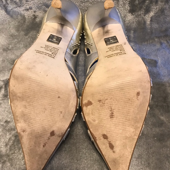 SALE! 🤍Bakers Party Pump!🤍 - Picture 5 of 9